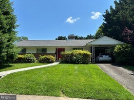 7515 Granada Dr in Bethesda, MD - Building Photo