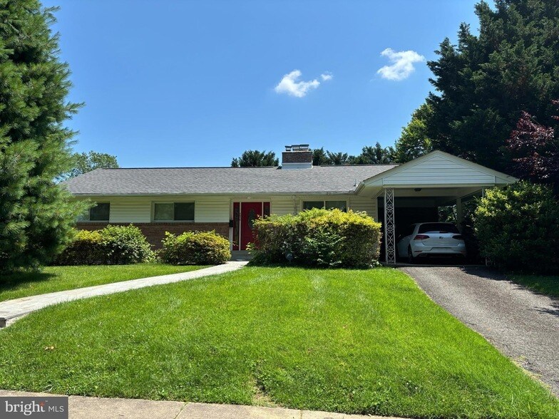 7515 Granada Dr in Bethesda, MD - Building Photo