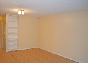 2606 Lemon Tree Ln-Unit -G in Orlando, FL - Building Photo - Building Photo