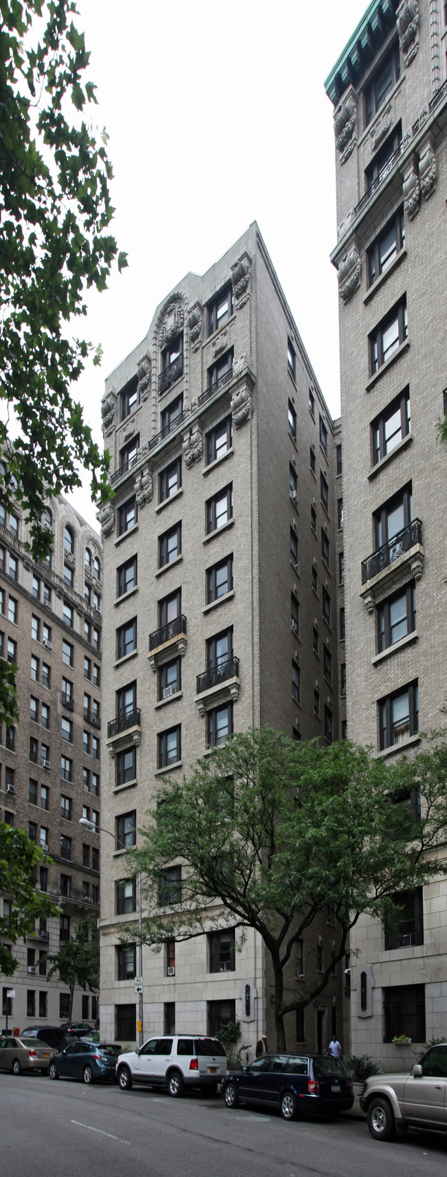 788 Riverside Dr in New York, NY - Foto de edificio - Building Photo