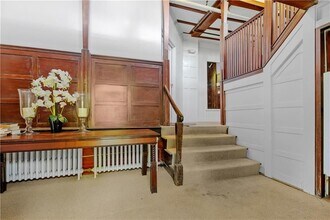 44 Bliss Mine Rd in Middletown, RI - Foto de edificio - Building Photo