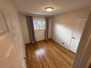 169 S Plaisted Ave in Hauppauge, NY - Foto de edificio - Building Photo