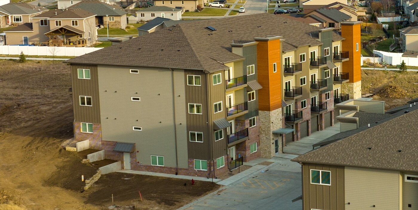 Hickman Hills Apartments in Roca, NE - Building Photo