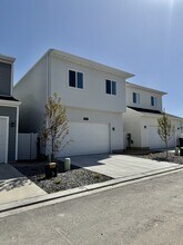 4883 Coulter Ct in Highland, UT - Building Photo - Building Photo