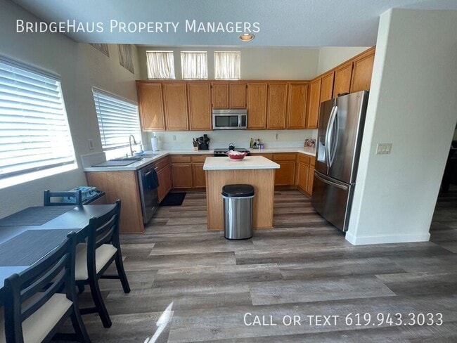 property at 965 Tempera Ct