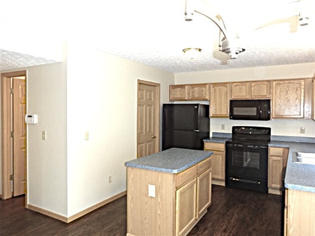 7985 Meranda Dr in Blacklick, OH - Building Photo - Building Photo