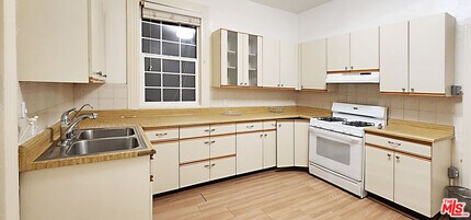 1616 Pennsylvania Ave in Los Angeles, CA - Building Photo - Building Photo