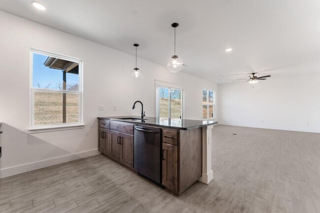 1140 Ari Ave in Centerton, AR - Building Photo - Building Photo