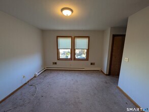 998 Campbell Ave in West Haven, CT - Building Photo - Building Photo