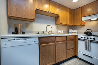 The Villages at General Grant in St. Louis, MO - Building Photo - Interior Photo