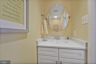 6400 Fleetside Ct in Alexandria, VA - Building Photo - Building Photo