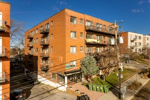 5055 De La Côte-Saint-Luc Ch Apartments