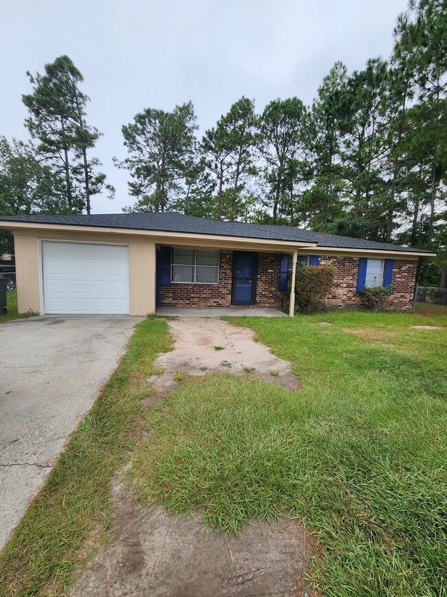 917 Charles C. Frasier Blvd in Hinesville, GA - Building Photo - Building Photo