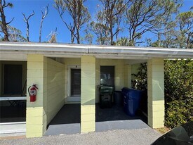 242 Cedar St in Englewood, FL - Building Photo
