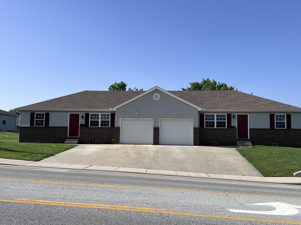 2019 W 26th St in Joplin, MO - Building Photo