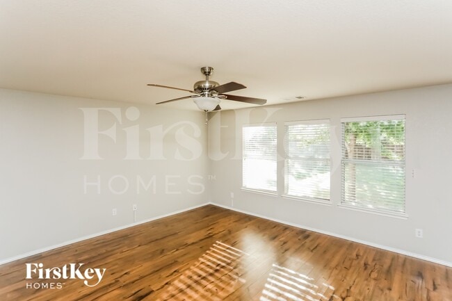 13925 Walnut Canyon Ct in Roanoke, TX - Foto de edificio - Building Photo