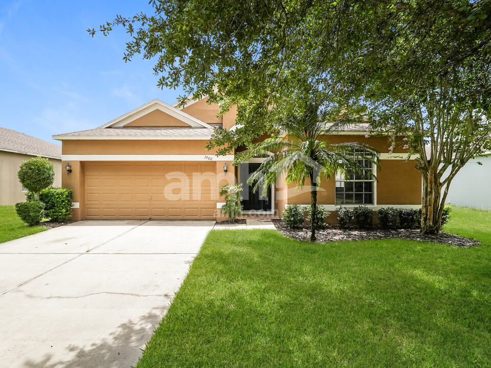 3900 Trapnell Ridge Dr in Plant City, FL - Building Photo