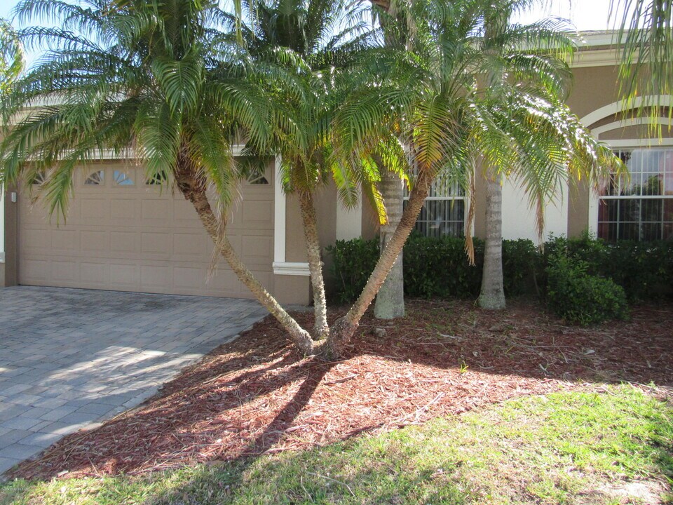 1759 Tullagee Ave in Melbourne, FL - Building Photo
