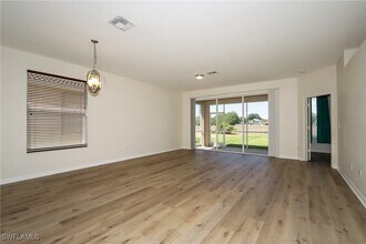 11204 Lakeland Cir in Ft. Myers, FL - Building Photo - Building Photo