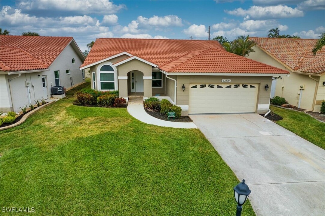 12370 Kelly Sands Way in Ft. Myers, FL - Building Photo