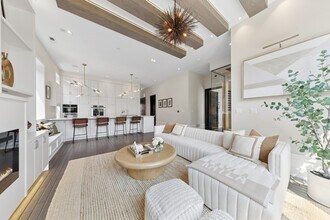 2756 N Magnolia Ave, Unit PH in Chicago, IL - Foto de edificio - Building Photo