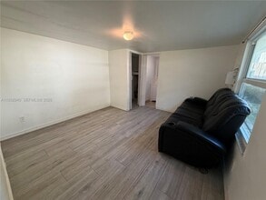 1XX0 2X Ave in Davie, FL - Building Photo - Building Photo