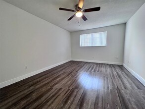 1196 NW 40th Ave, Unit 92-310 in Lauderhill, FL - Building Photo - Building Photo