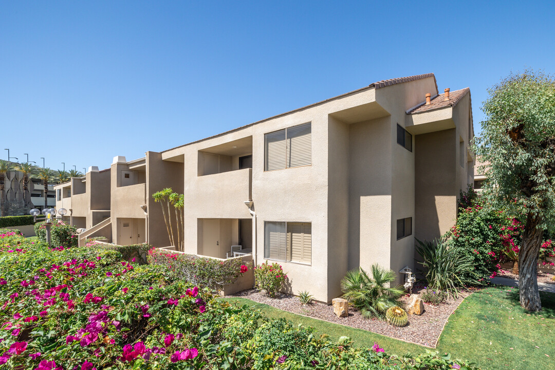 Plaza Villas in Palm Springs, CA - Foto de edificio