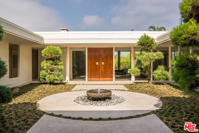 1865 Loma Vista Dr in Beverly Hills, CA - Building Photo - Building Photo