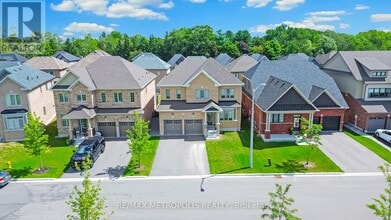 15 Douglas Kemp Crois. in Bowmanville, ON - Building Photo - Building Photo
