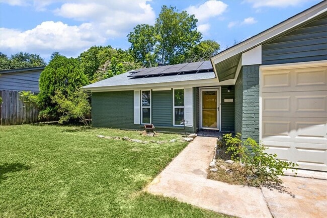 5700 Garden Oaks Dr in Austin, TX - Building Photo - Building Photo