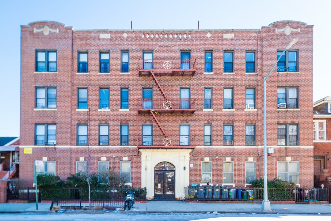 Boulevard Court in Brooklyn, NY - Building Photo