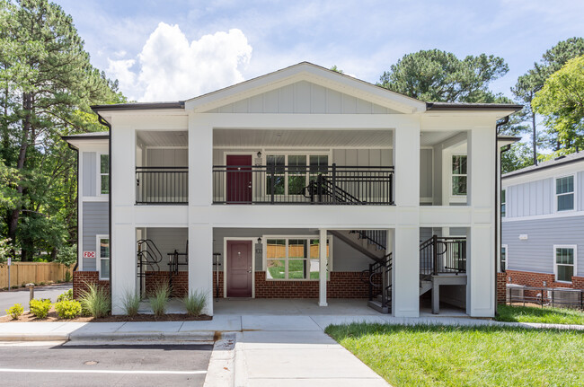 Purefoy Road Apartments in Chapel Hill, NC - Foto de edificio - Building Photo