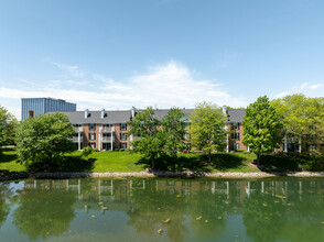 Three Fountains on the Lake in Rolling Meadows, IL - Building Photo - Building Photo