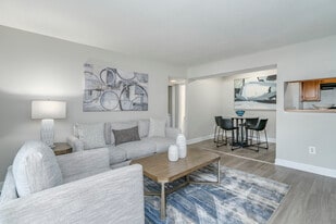 Devonwood Apartment Homes in Charlotte, NC - Building Photo