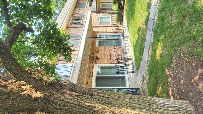191 Hillcrest Terrace in Bloomingdale, IL - Building Photo - Building Photo