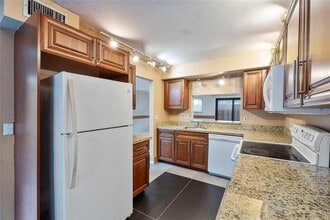 2157 NW 37th Ave in Coconut Creek, FL - Building Photo - Building Photo