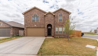 6825 Jamestown St in Midland, TX - Building Photo