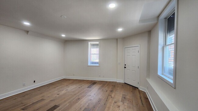 909 S 12th St in Philadelphia, PA - Building Photo - Building Photo