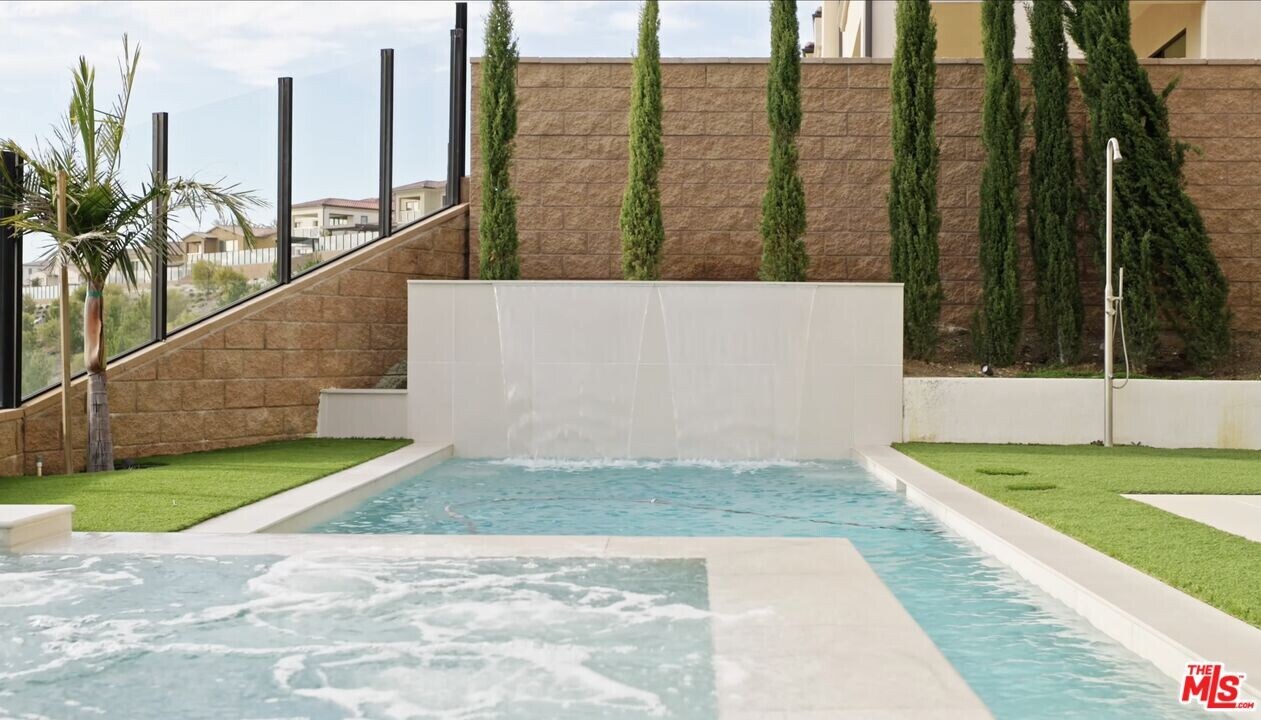 20326 Liverpool Way in Los Angeles, CA - Building Photo