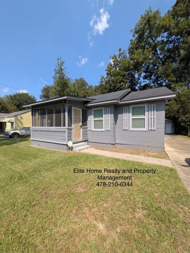property at 1153 Auburn Dr