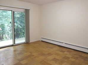 91 W Crystal Lake Ave, Unit 2S in Crystal Lake, IL - Building Photo - Building Photo