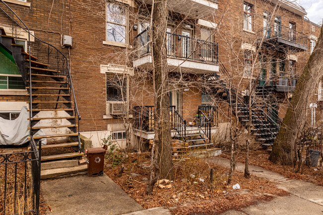 2541-2545 Sheppard St in Montréal, QC - Building Photo - Building Photo