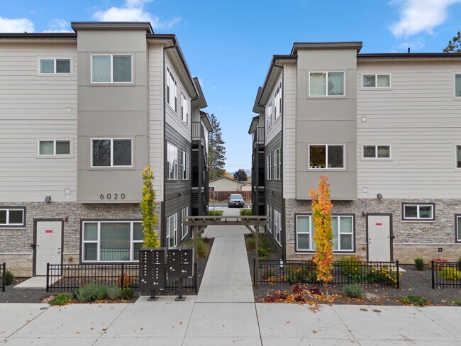 North Astor Flats in Spokane, WA - Building Photo - Building Photo