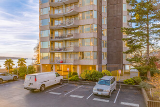 1694 Harwood St in Vancouver, BC - Building Photo - Building Photo