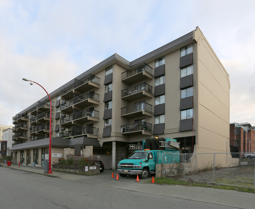 Chung Wah  Mansion in Victoria, BC - Building Photo