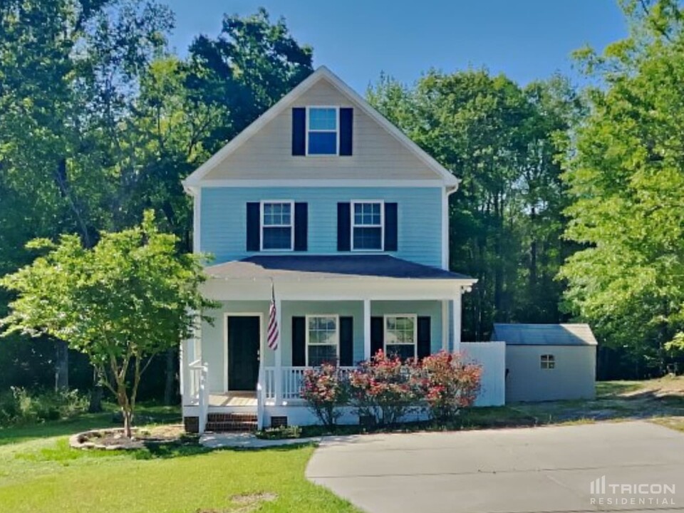 99 Banks St in Smithfield, NC - Building Photo