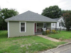516 Grier St in Lincolnton, NC - Building Photo - Building Photo