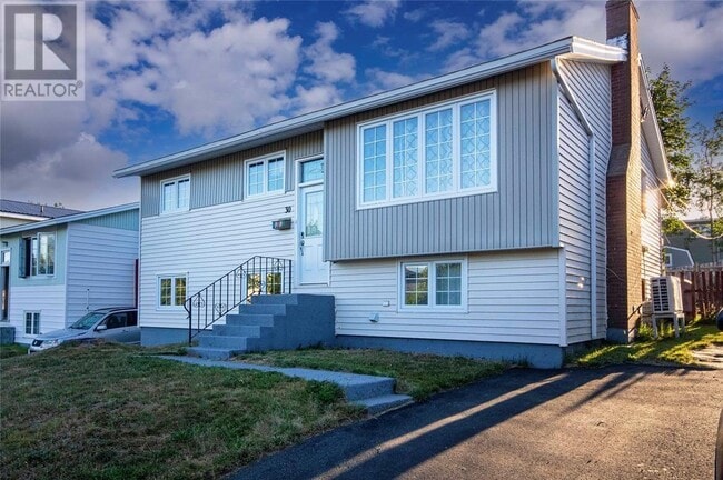 30 Lloyd Crescent in St John's, NL - Building Photo - Building Photo