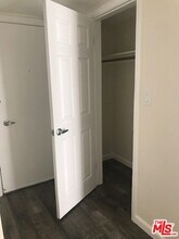7045 Hawthorn Ave in Los Angeles, CA - Building Photo - Building Photo
